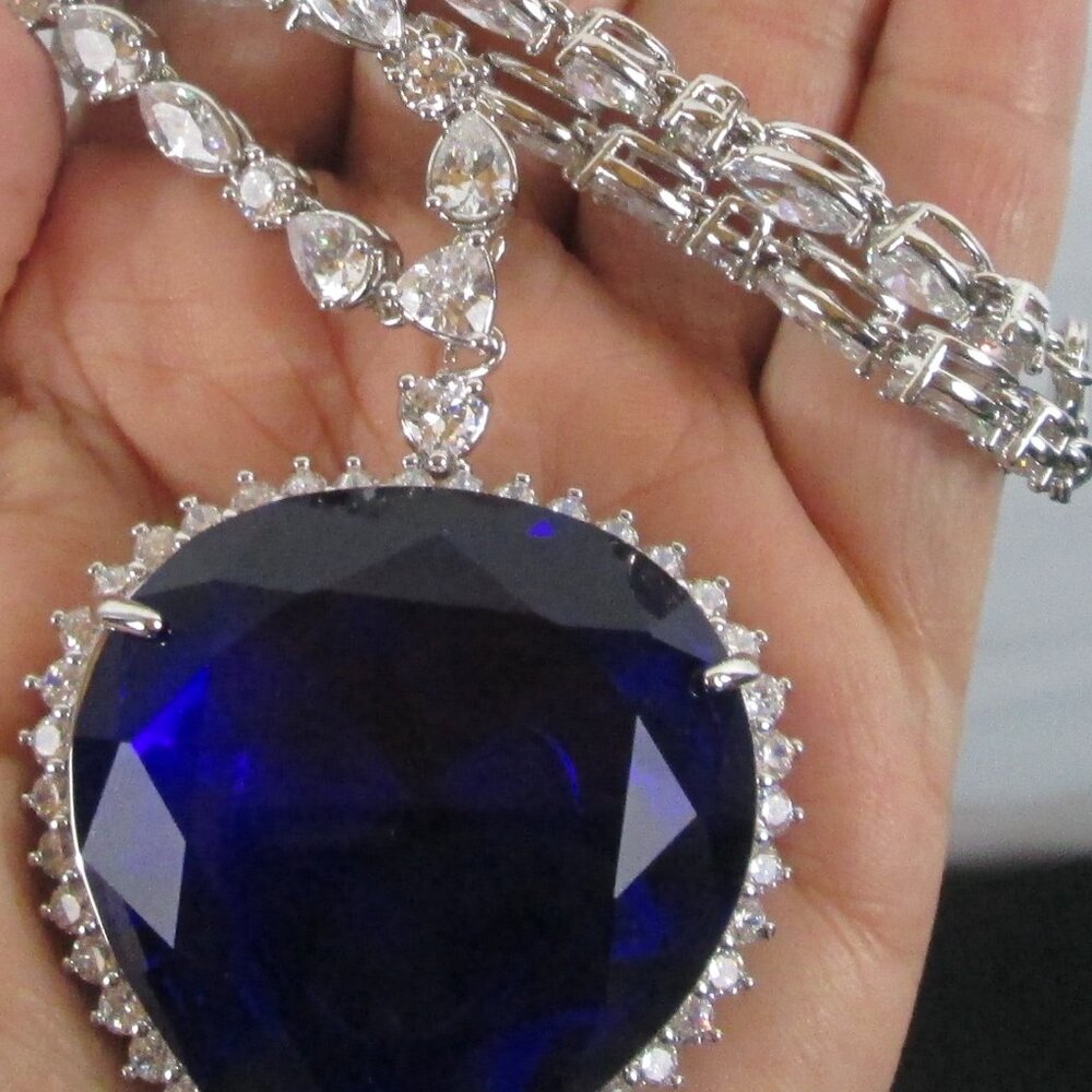 Titanic Heart of the Ocean Necklace